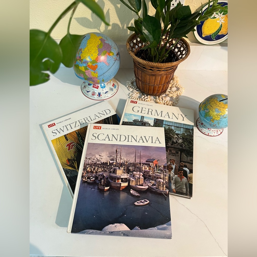 Vintage LIFE WORLD library s/3 books 🌍